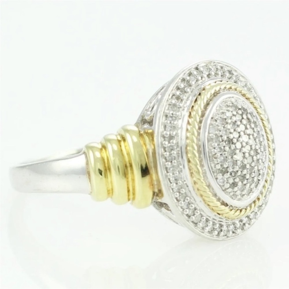 Diamond White JWBR is18 karet gold over SS. Highlight
Diamond. Encrusted cluster - Picture 2 of 6